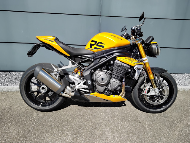 TRIUMPH Speed Triple 1200 RS Naked Registrazione di un giorno