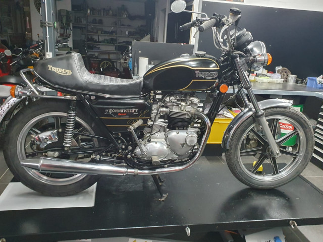 TRIUMPH TRIUMPH Bonneville T140V Naked Occasion