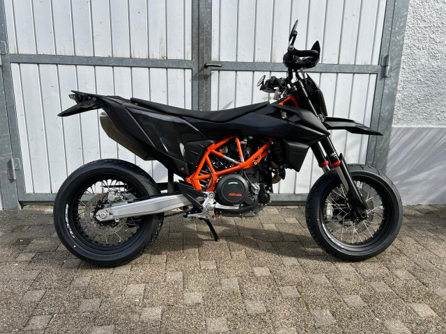 KTM 690 SMC R Supermoto Supermoto Usato