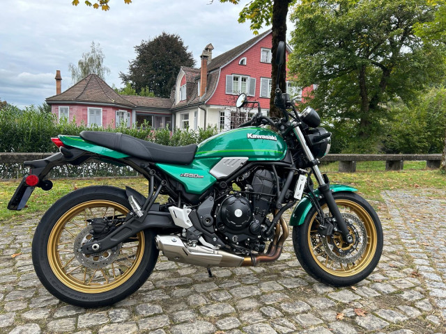 KAWASAKI Z 650 RS Retro Modello dimostrativo