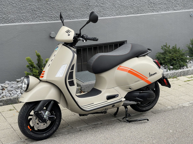 PIAGGIO Vespa GTV 300 HPE Scooter Moto nuova