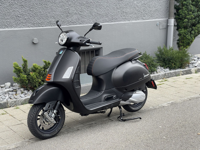 PIAGGIO Vespa GTS 300 HPE Scooter Moto neuve