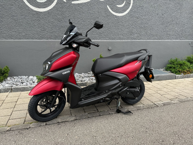 YAMAHA LCG 125 RayZR Roller Neufahrzeug