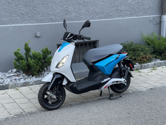 PIAGGIO 1 Active Scooter Used