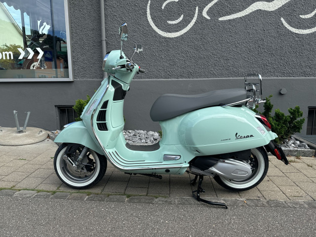 PIAGGIO Vespa GTS 300 HPE Scooter Moto nuova