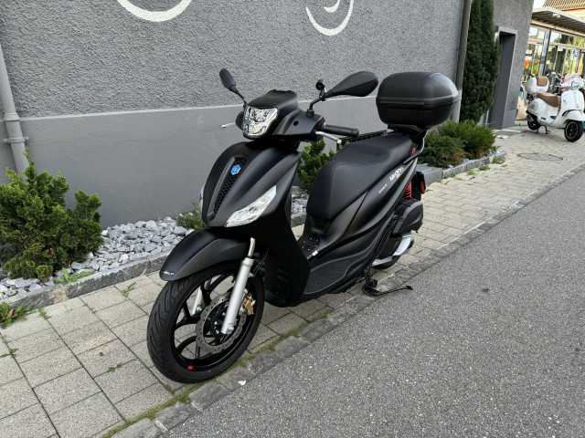 PIAGGIO Medley 125 Scooter Used