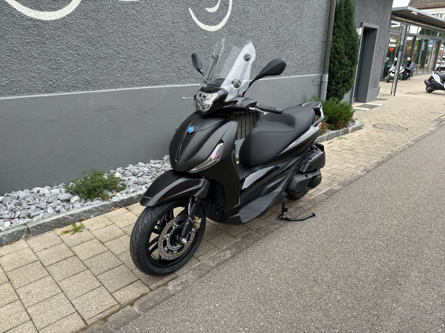 PIAGGIO Beverly 400 HPE Sport Roller Neufahrzeug