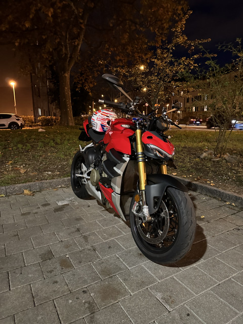 DUCATI Streetfighter 1103 V4 S Naked Occasion