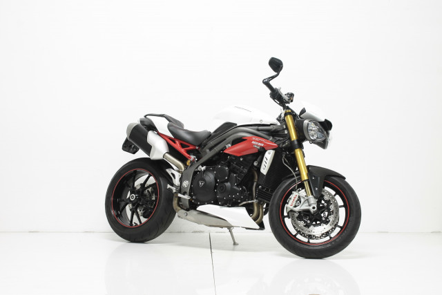 TRIUMPH Speed Triple 1050 R Naked Usato