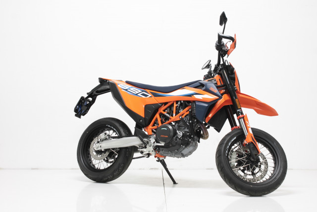 KTM 690 SMC R Supermoto Supermoto Vorführfahrzeug