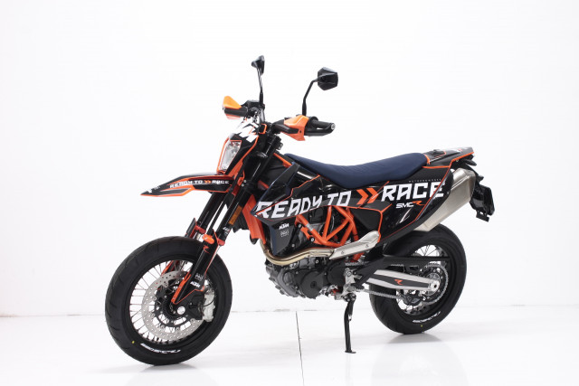 KTM 690 SMC R Supermoto Supermoto Neufahrzeug