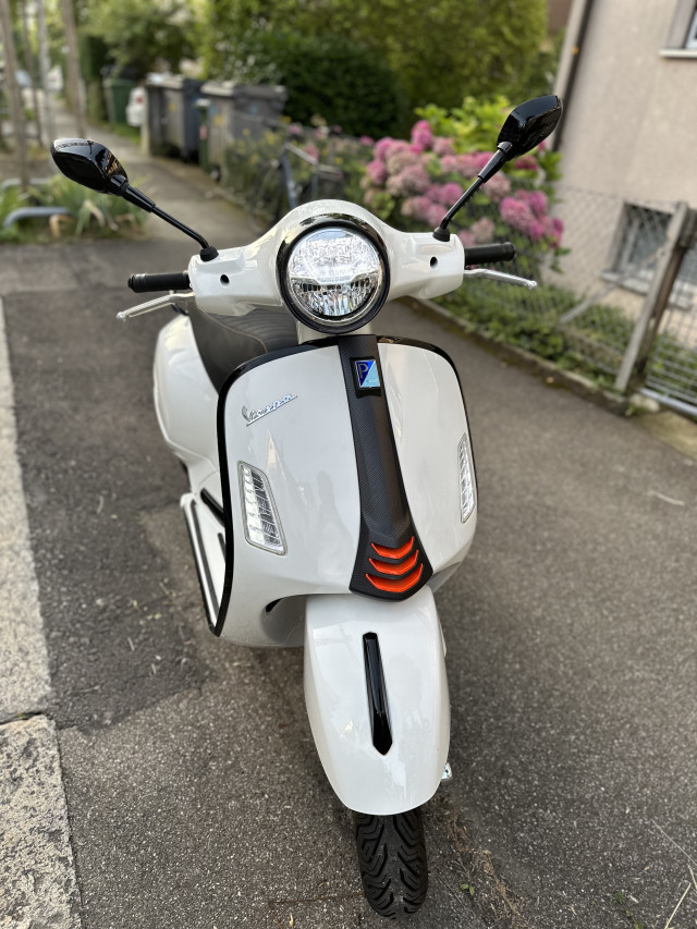 PIAGGIO Vespa GTS 125 Scooter Usato