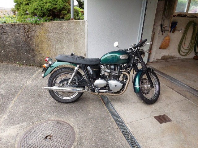 TRIUMPH Bonneville 900 Retro Used