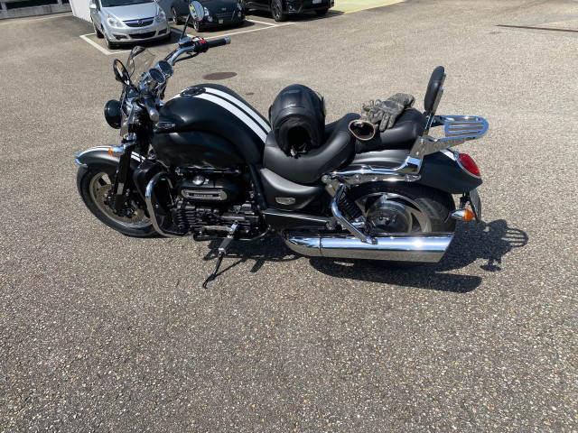 TRIUMPH Rocket III 2300 Roadster Custom Occasion