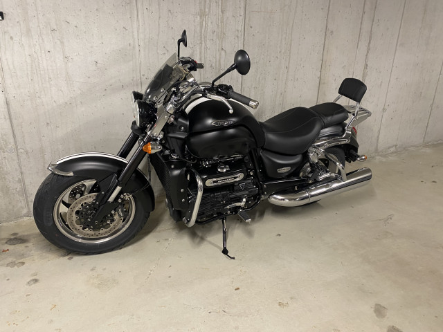 TRIUMPH Rocket III 2300 Roadster Custom Occasion