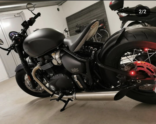 TRIUMPH Bonneville Bobber 1200 Stealth Edition Retro Usato