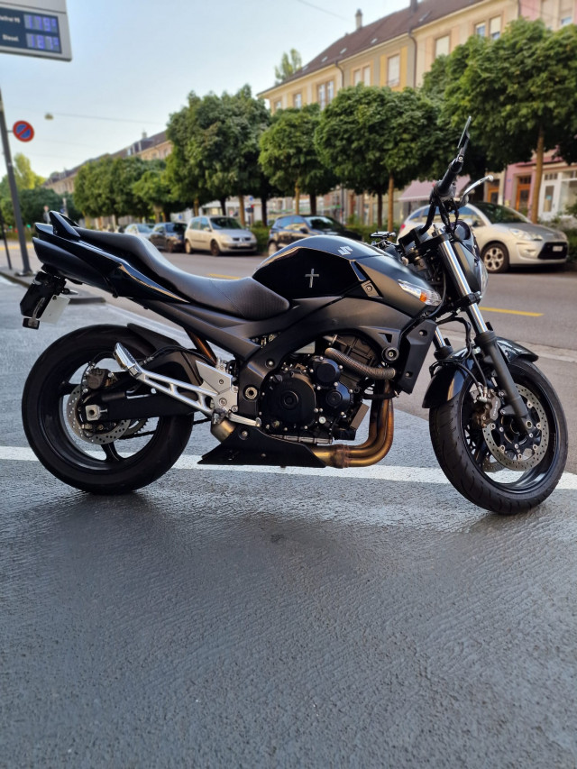 SUZUKI GSR 600 A Naked Used