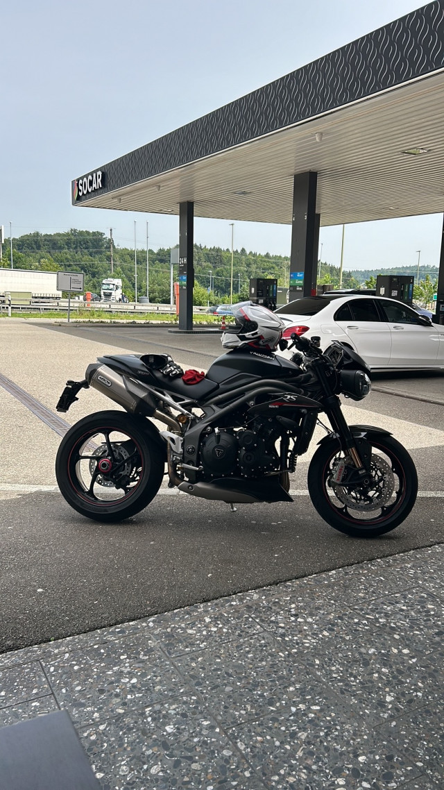 TRIUMPH Speed Triple 1050 RS Naked Used