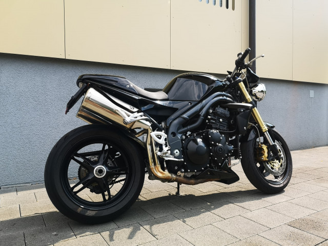 TRIUMPH Speed Triple 1050 Naked Usato