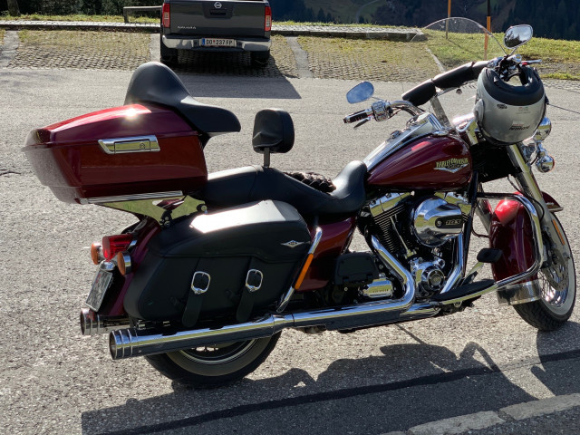 HARLEY-DAVIDSON FLHRC 1690 Road King Classic Touring Usato