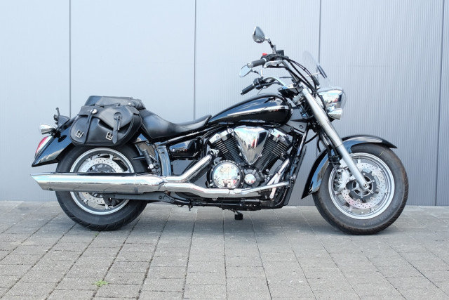 YAMAHA XVS 1300 A Midnight Star Custom Occasion