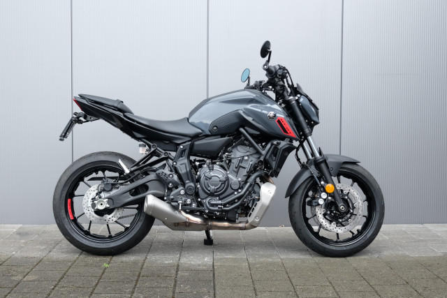 YAMAHA MT-07 2023 Naked Neufahrzeug