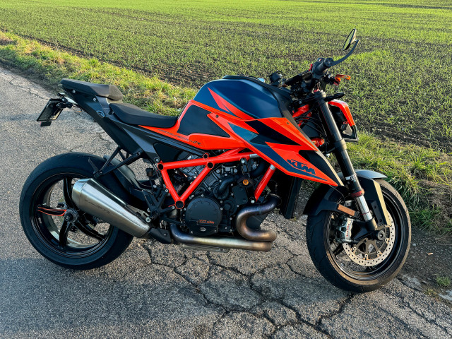 KTM 1290 Super Duke R Naked Neufahrzeug