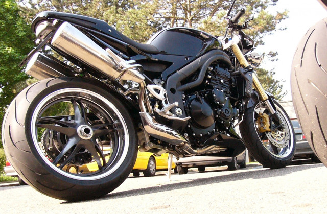 TRIUMPH Speed Triple 1050 Naked Usato