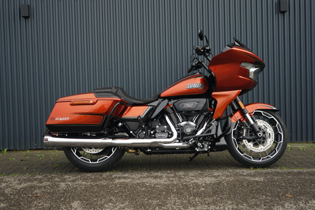 HARLEY-DAVIDSON FLTRXSE 1977 CVO Road Glide 121 Touring Occasion