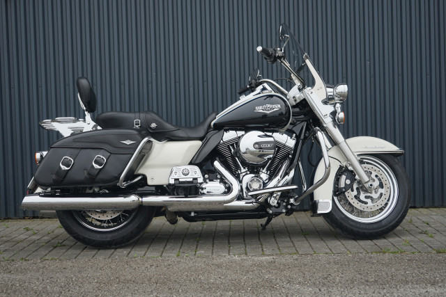 HARLEY-DAVIDSON FLHRC 1690 Road King Classic Touring Occasion