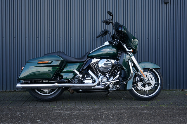 HARLEY-DAVIDSON FLHXS 1690 Street Glide Special Touring Occasion