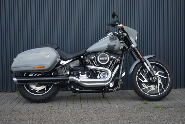 HARLEY-DAVIDSON FLSB 1745 Softail Sport Glide 107 Custom Neufahrzeug