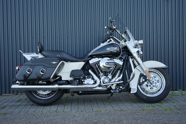 HARLEY-DAVIDSON FLHRC 1690 Road King Classic Touring Usato