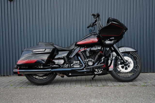 HARLEY-DAVIDSON FLTRXSE 1923 CVO Road Glide 117 Touring Occasion