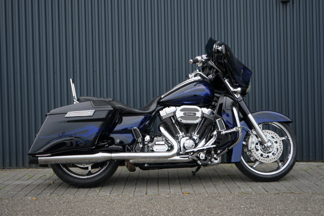 HARLEY-DAVIDSON FLHXSE 1801 CVO Street Glide Touring Occasion