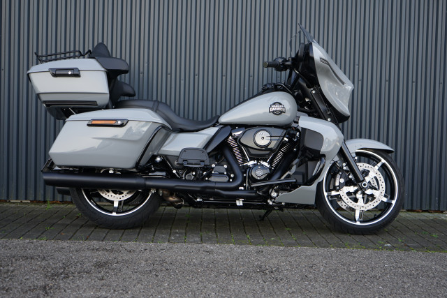 HARLEY-DAVIDSON FLHXU 1923 Street Glide Ultra 117 Touring Occasion