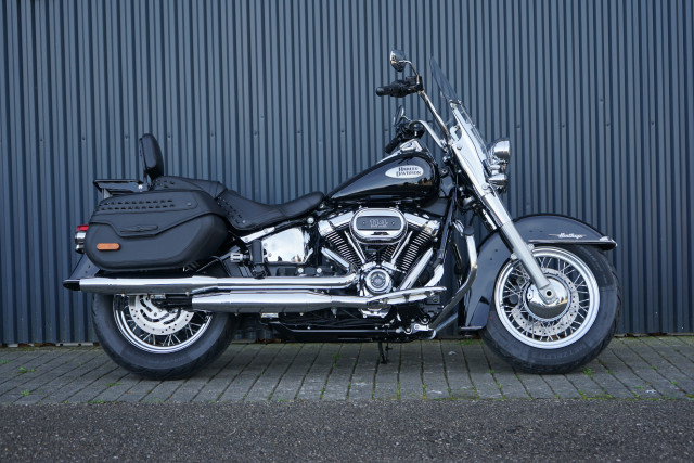 HARLEY-DAVIDSON FLHCS 1868 Heritage Classic 114 Touring Occasion