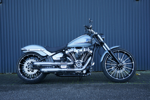 HARLEY-DAVIDSON FXBR 1923 Breakout 117 Custom Occasion