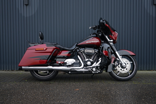 HARLEY-DAVIDSON FLHXSE 1868 CVO Street Glide Touring Occasion