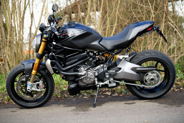 DUCATI Monster 1200 S Black Naked Occasion