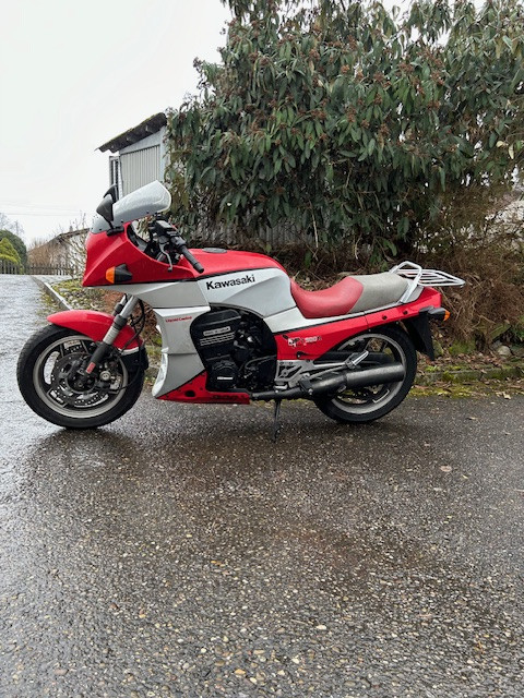 KAWASAKI GPZ 900 R Sport Used