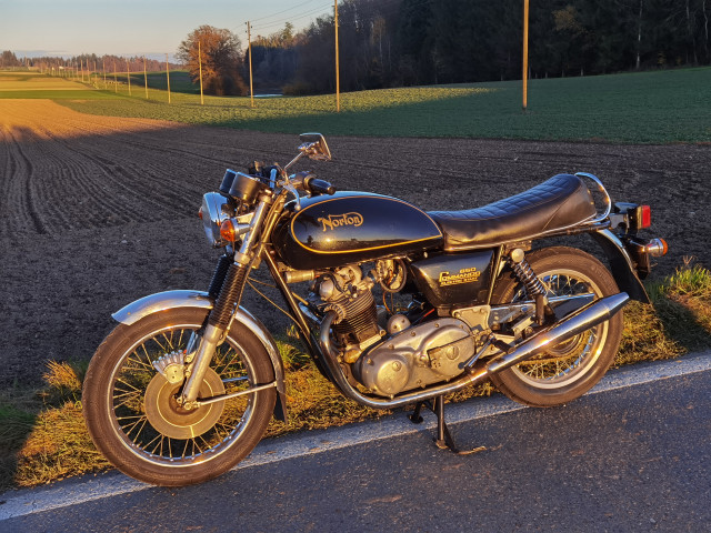 NORTON Commando 850 Sport Usato