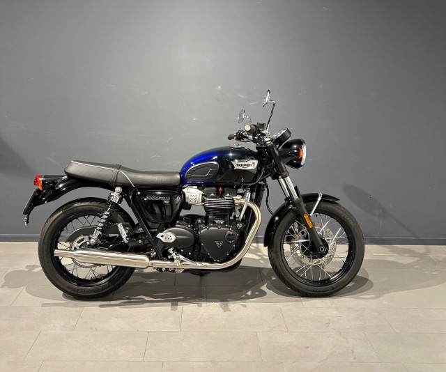 TRIUMPH Bonneville T100 Retro Modello dimostrativo