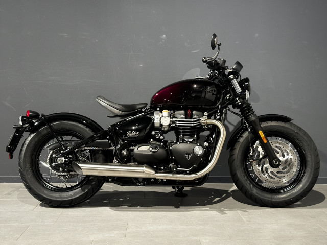 TRIUMPH Bonneville Bobber 1200 Stealth Edition Retro New vehicle