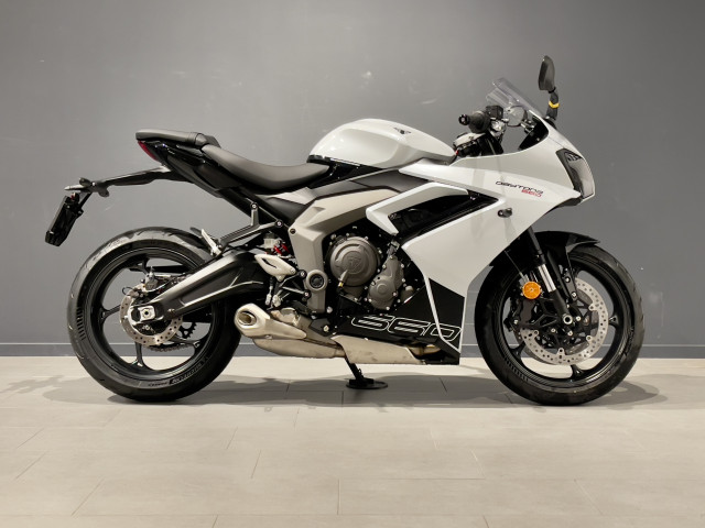 TRIUMPH Daytona 660 Sport Moto nuova