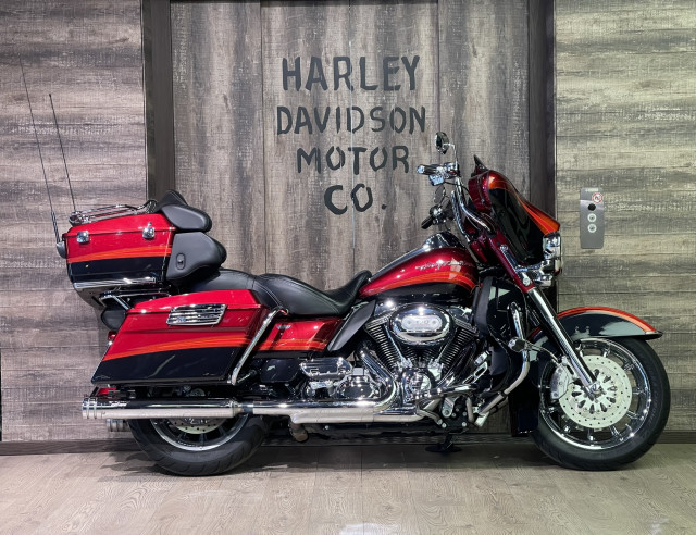 HARLEY-DAVIDSON FLHTCUSE 1801 CVO Ultra Classic Electra Glide Touring Usato