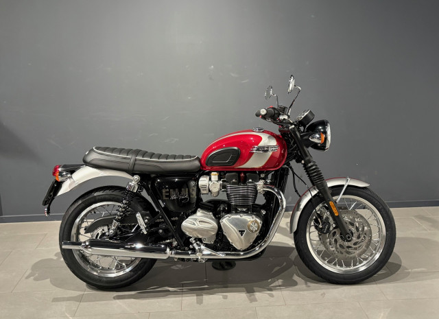 TRIUMPH Bonneville T120 Retro Moto nuova