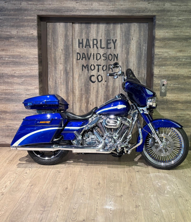 HARLEY-DAVIDSON FLHXSE 1801 CVO Street Glide Touring Usato