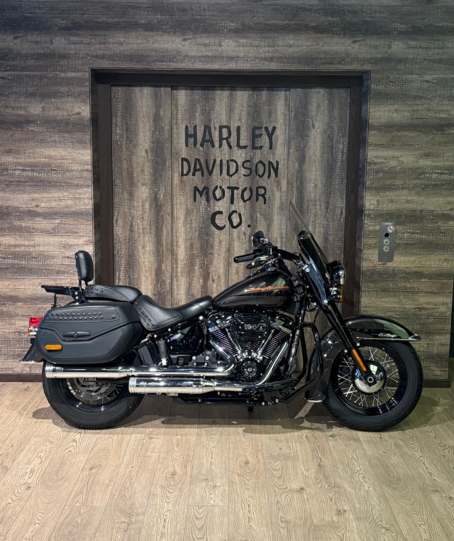 HARLEY-DAVIDSON FLHCS 1868 Softail Heritage Classic 114 Custom Occasion