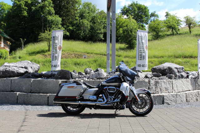 HARLEY-DAVIDSON FLHXSE 1923 CVO Street Glide 117 Touring Occasion